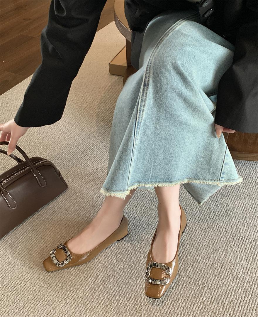

2025 new French gentle evening breeze flat bottom with skirt women s shoes pointed thin single shoes 39 светло-коричневого