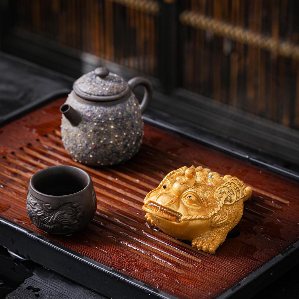 Color-Changing Golden Toad Monk Ornament for Tea Ceremony Decor