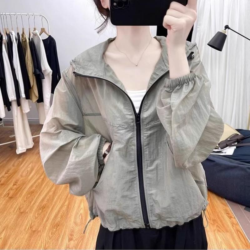 Women's Short Lightweight Loose-Fit Summer Sun Protection Jacket Design Versatile Hooded Outerwear for Small Figures
