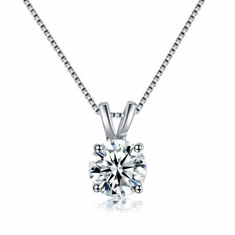 European-American Light Luxury Moissanite Pendant Four-Claw Collarbone Necklace
