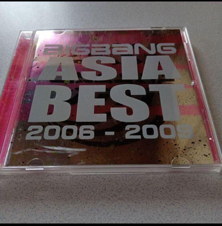 [USED] BIGBANG CDs (3 Types) with Autographed Christmas Card