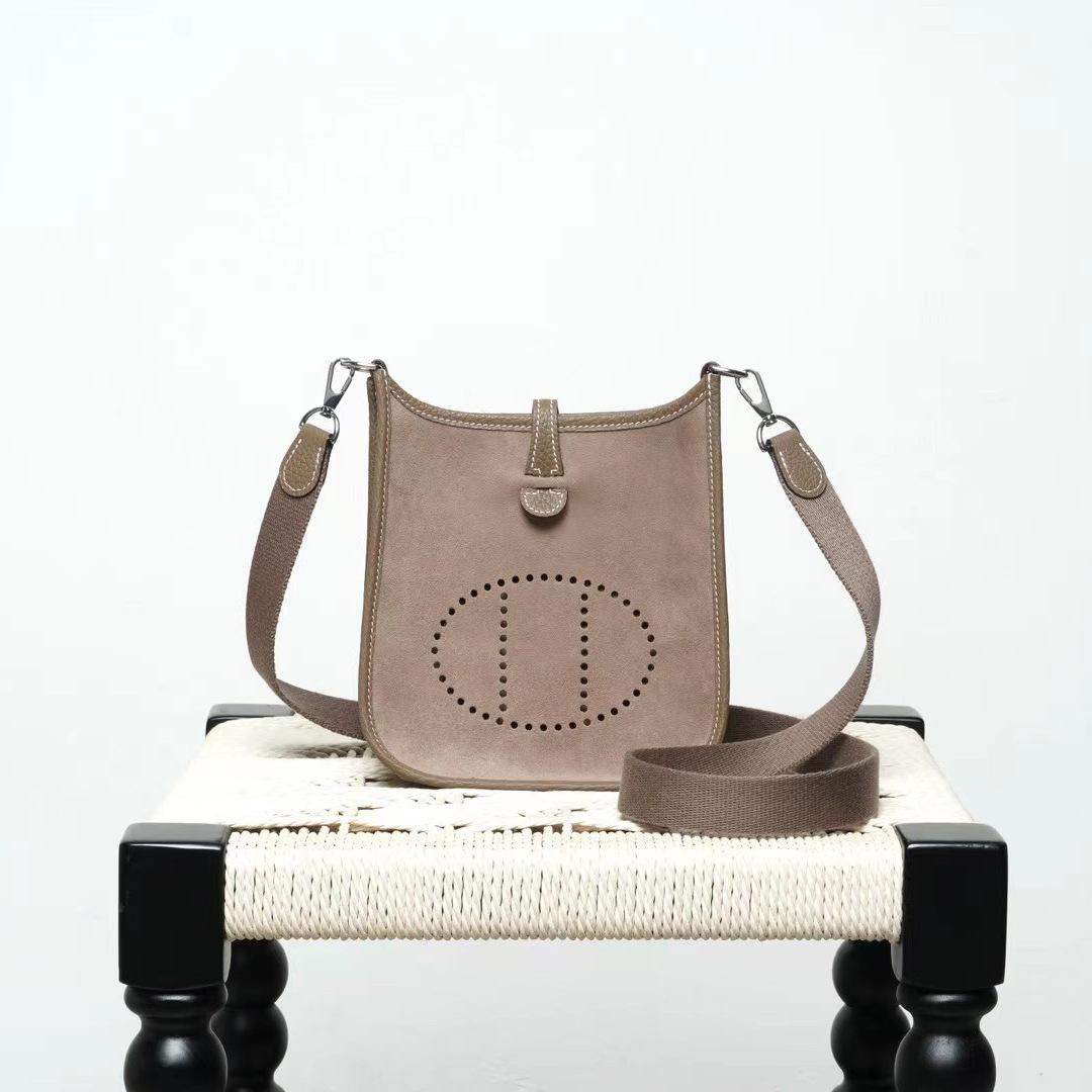 

Высококачественная женская сумка ручной работы из коровьей кожи, с ниточным входом из телячьей кожи, прошитая кожей Swift, в стиле ретро, повседневная, универсальная 17x18x5.5cm серый