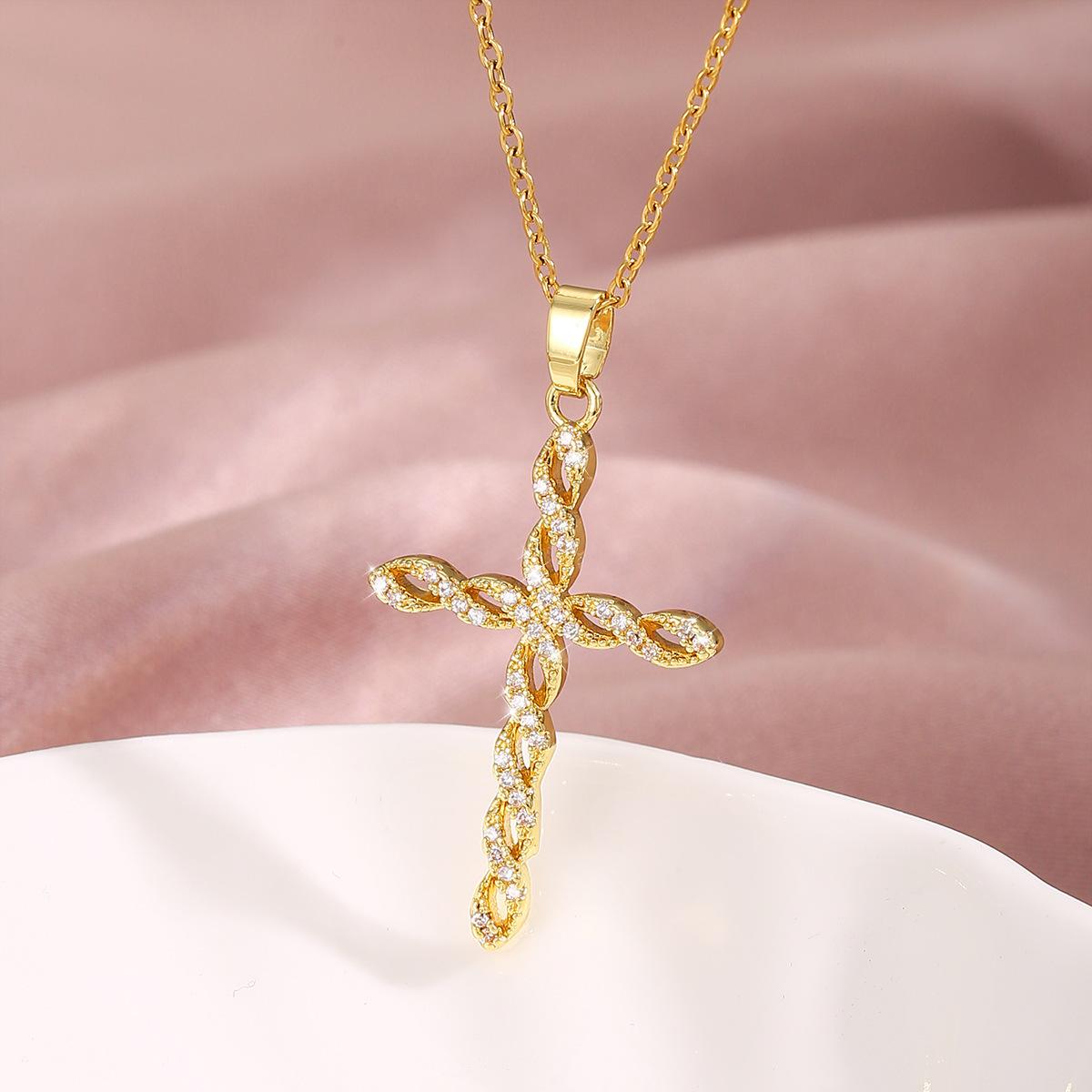 1 Pcs Vintage Three-Dimensional Twist Cross Necklace Copper Pendant Inlaid Rhinestone Women s Girls Elegant Accessories