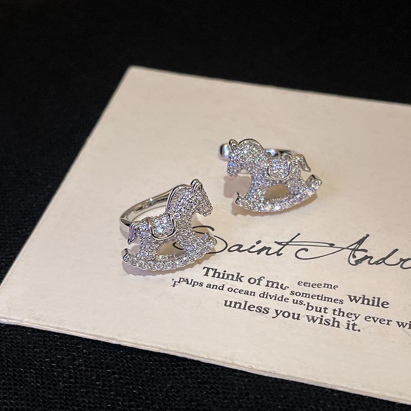 Cold wind zircon pony ear clips, niche design sense, no ear piercings, ear bone clips, natal year light luxury earrings, earrings, women