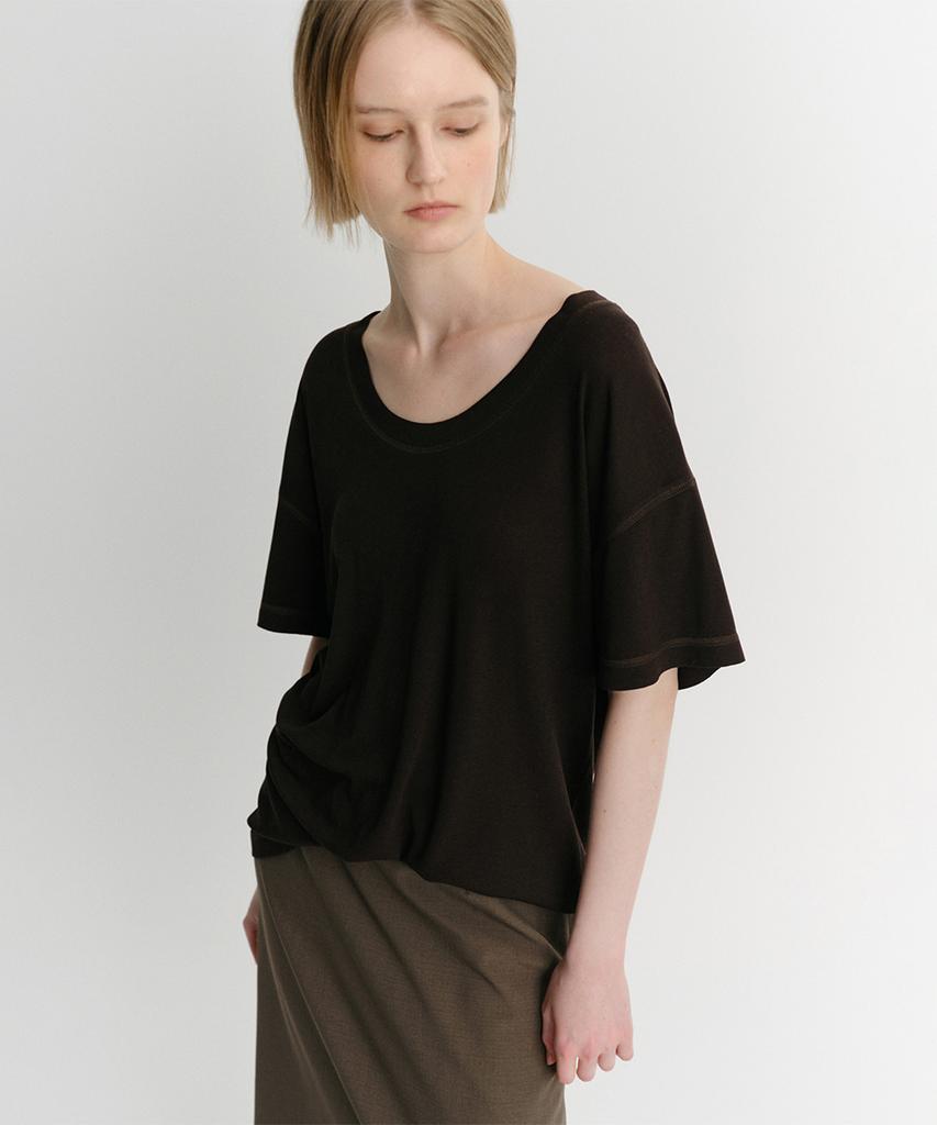Ia Silk Rib U Neck T-Shirt (Dark Brown)