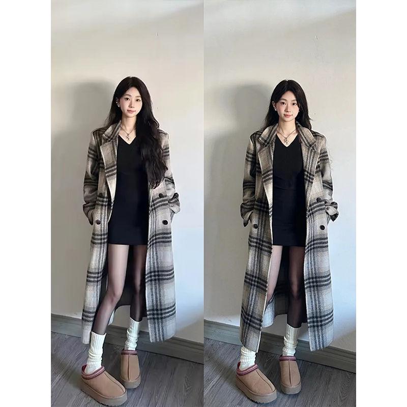 Women s Black V-Neck Bodycon Dress - Short, Slimming, Plus Velvet, Thickened Base Layer for Autumn/Winter. S