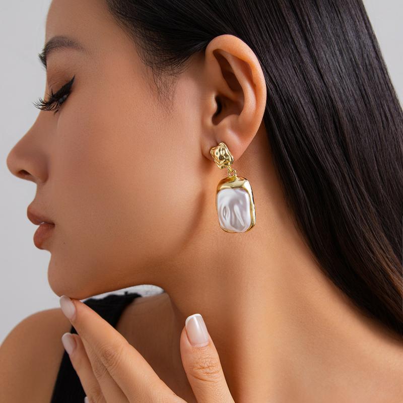 Vintage Imitation Pearl Earring for Women Gold Color Square Pleated Drop Earrings Korean Delicate Irregular Fashion Jewelry Gift