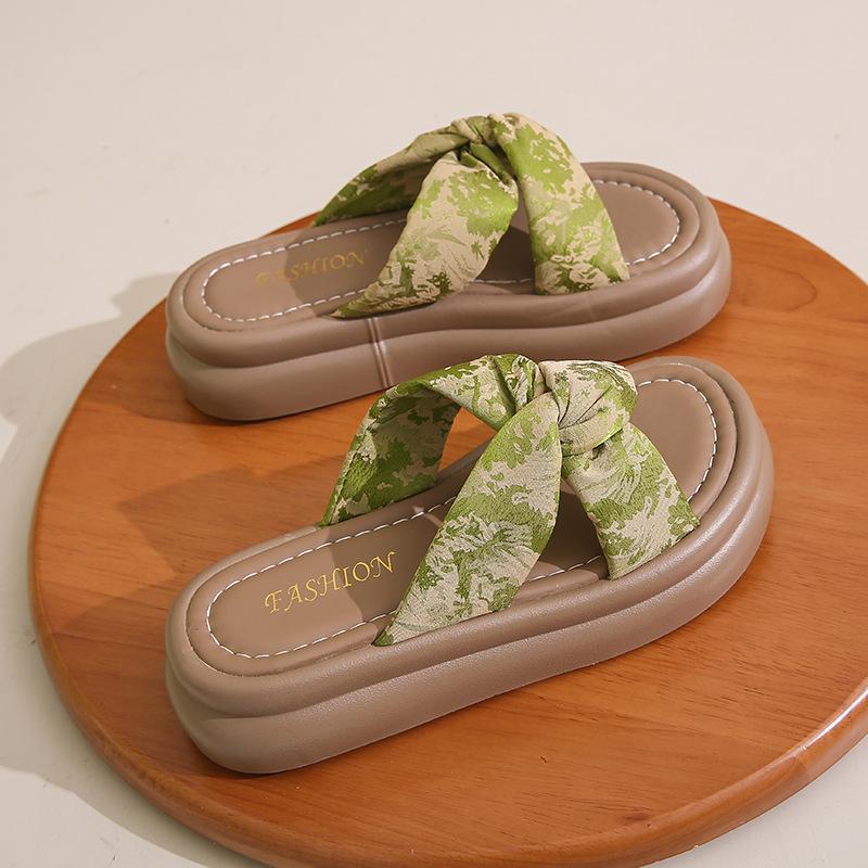 

Наступая на дерьмо, чувствуя себя толстой подошвой, классные тапочки, женская верхняя одежда, лето 2025, новый китайский стиль с юбкой, одно слово, перетащите, сандалии для беременных женщин 36 зелёный