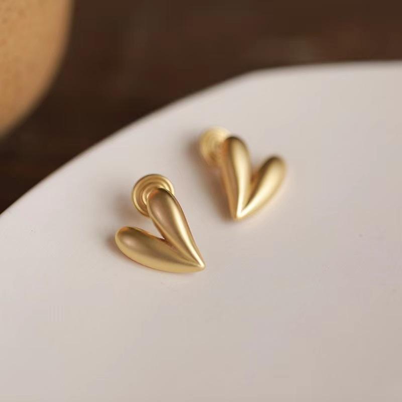 2026 Retro Metal Heart Cross Ear Clips For Women Girls Simple Without Piercing Clip Earrings Fashion Ear Clip Party Zircon