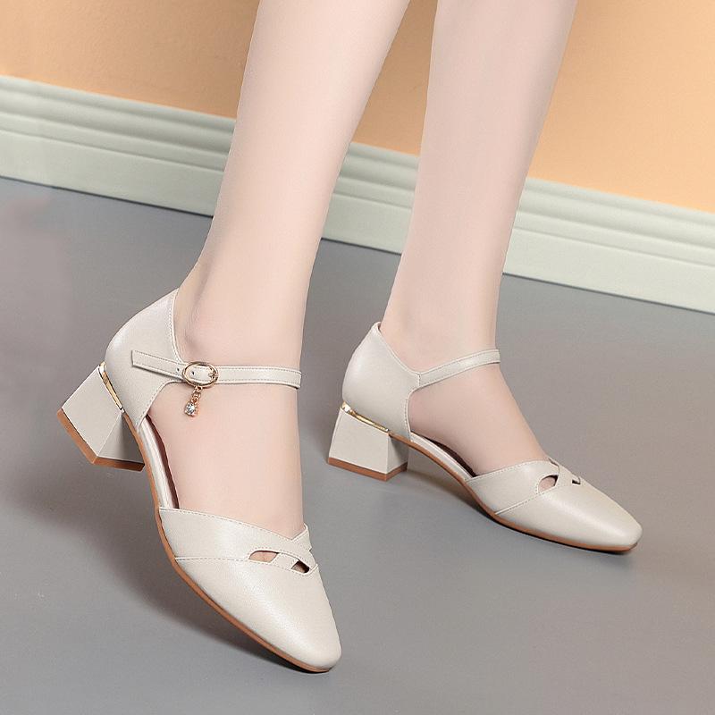 Hollow single shoes women's summer mother shoes soft-soled bag heel one-word buckle women's shoes new pointed toe bag head sandals