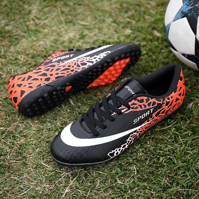 Foreign trade men's and women's football shoes sports football shoes long nails broken nails football game training shoes wear-resistant