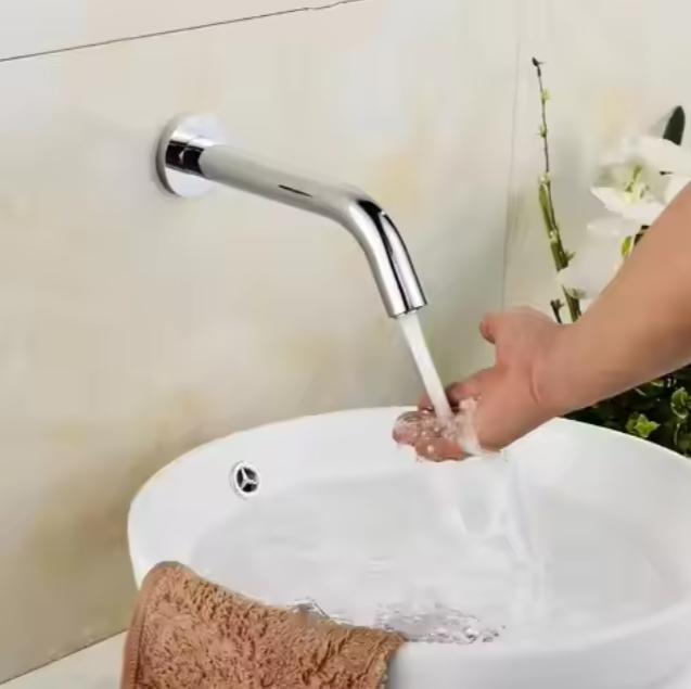 High-quality Single-hole Wall-mounted Sensor Faucet with Modern Classic Design and No Contact Points