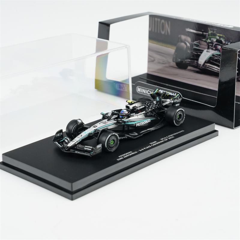 Minichamps 1:64 W16E G.Russell Kimi