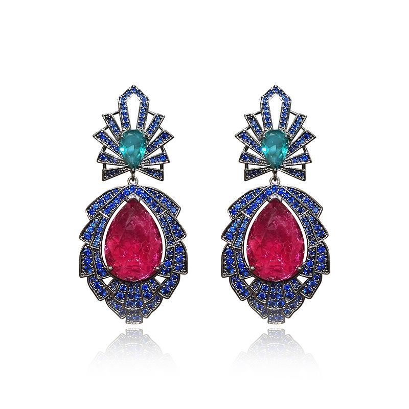 Women's Light Luxury Design Elegant Inlaid Zircon Water Droplet Long Earrings Fashionable And Versatile Niche Design Earrings