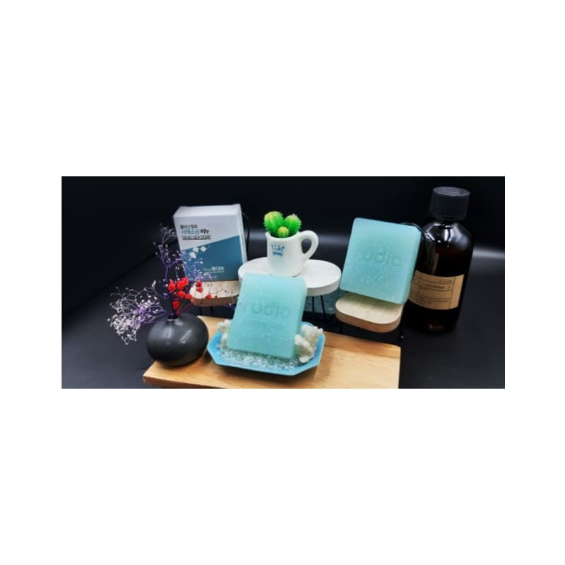 

2 листа мыла с фульвовой кислотой и солью Мертвого моря, высококонцентрированные минералы, против зуда, перхоти и акне.