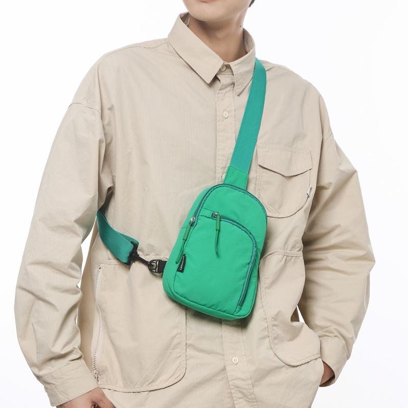 Exquisite and Fashionable Small Men's and Women's Breast Bags, Mobile Phone Bags, Spring New Light Commuter Shoulder Messenger Bags