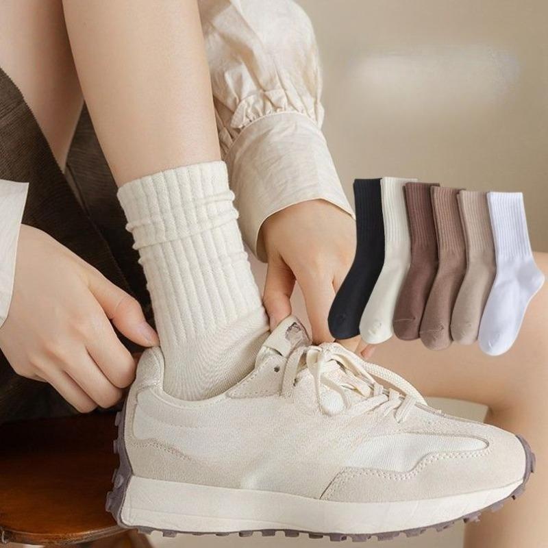 5 Pairs of Trendy and Versatile Solid Color Mid-length Stockings with High Appearance Level for Autumn and Winter Sports and Anti-odor Stacking Socks