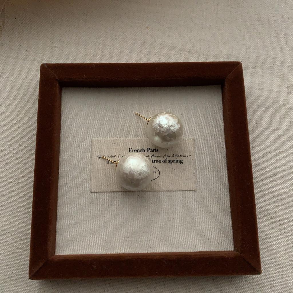Classic Texture Pearl Stud Earrings Retro Elegant Exquisite Niche Fashion Advanced Daily Light Luxury Versatile Earrings