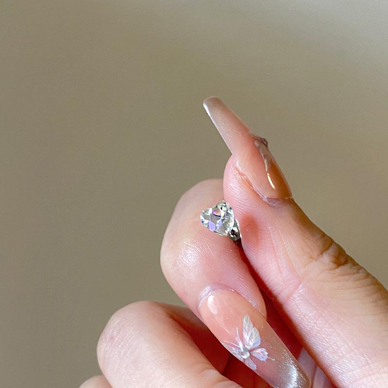 Color Butterfly Love Crystal Earbone Stud Women'S Mini Is Small And Exquisite And Versatile, No Need To Take Off Earrings And Earrings When Sleeping.