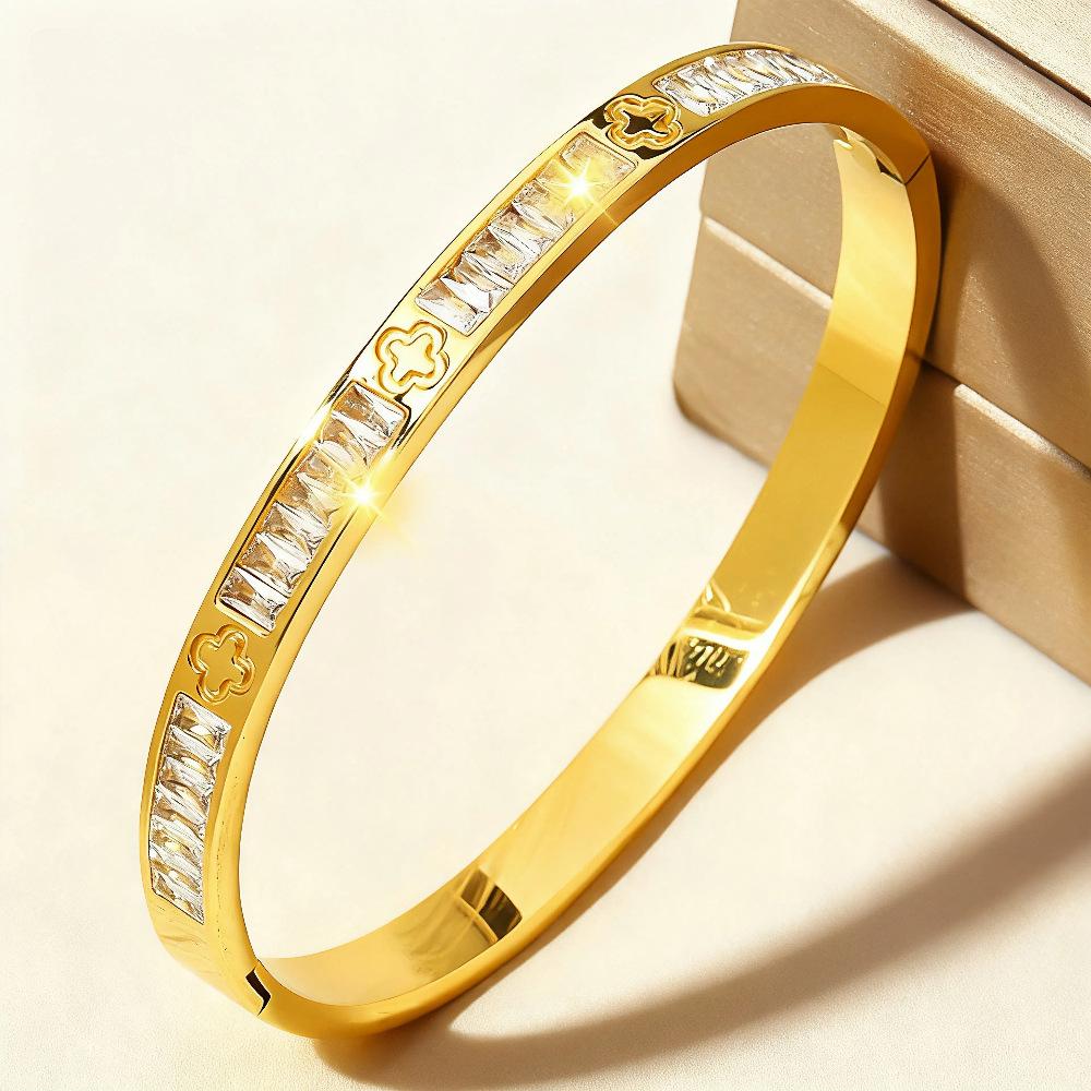 New Four-leaf Flower Row Fashionable European and American Elegant Temperament Versatile Women's Jewelry Bracelet