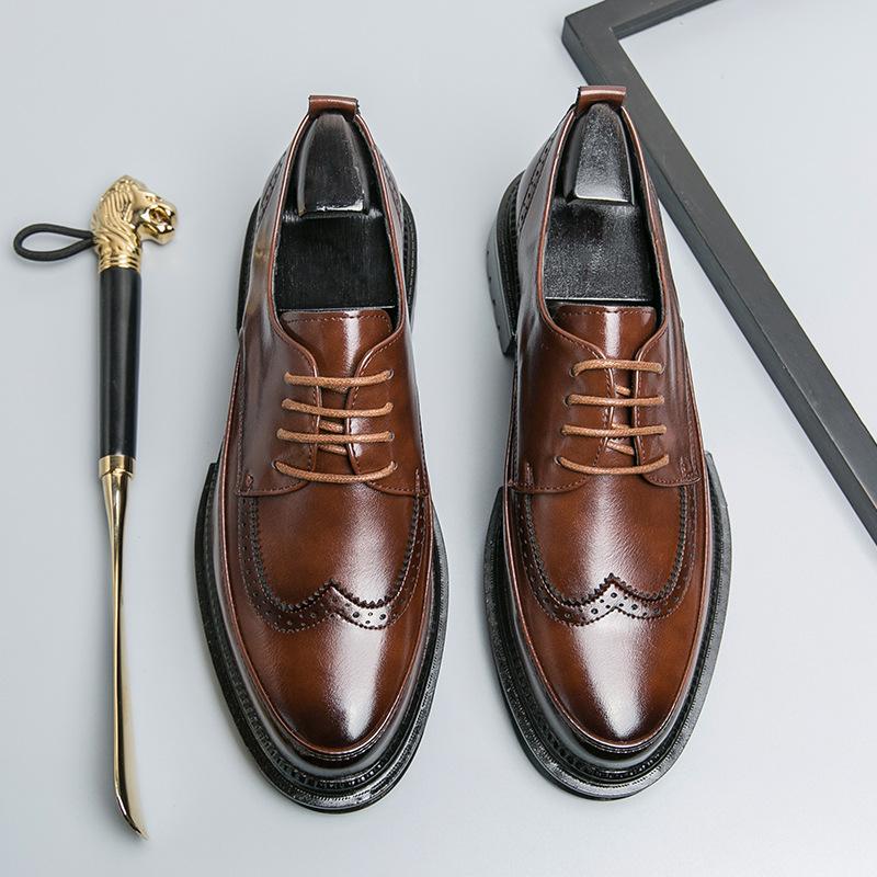 Men's shoes 2025 business dress small leather shoes British style work shoes Brock shoes youth one piece 2025