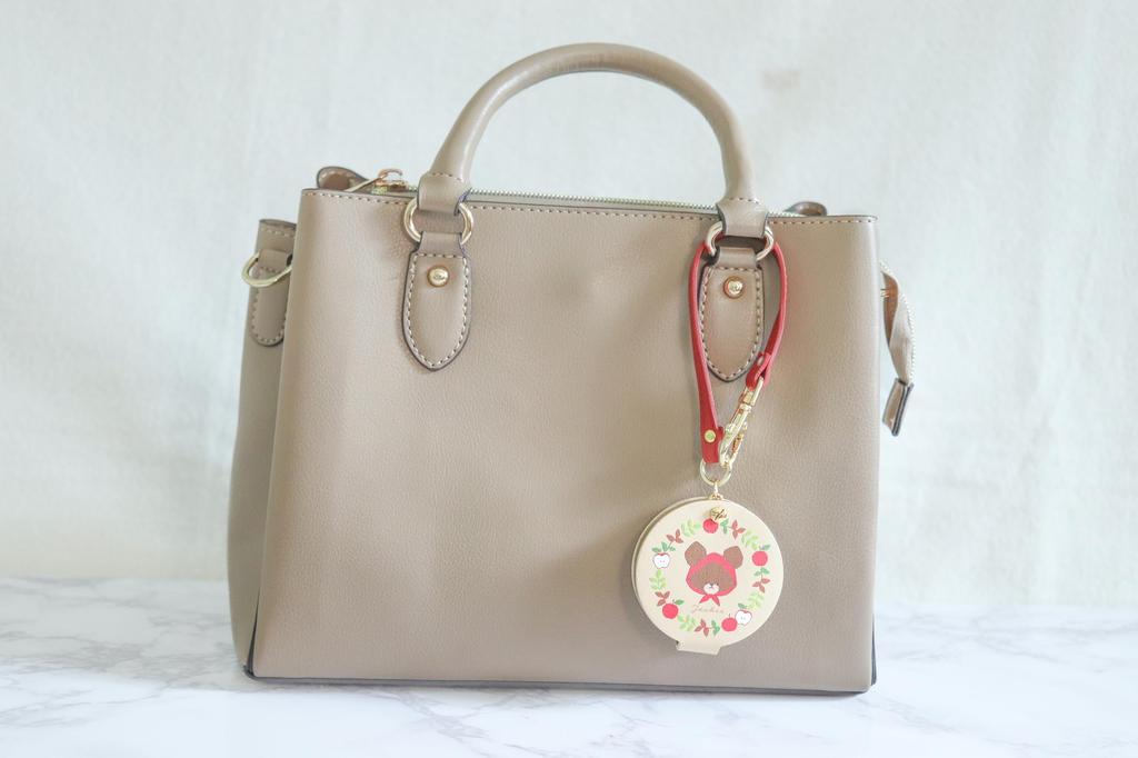 Fieldwork Women's Analog Pocket Watch, Hang Watch S, with Pouch and Leather Strap, Cute Bear Design, Beige, KMG003-1 BE