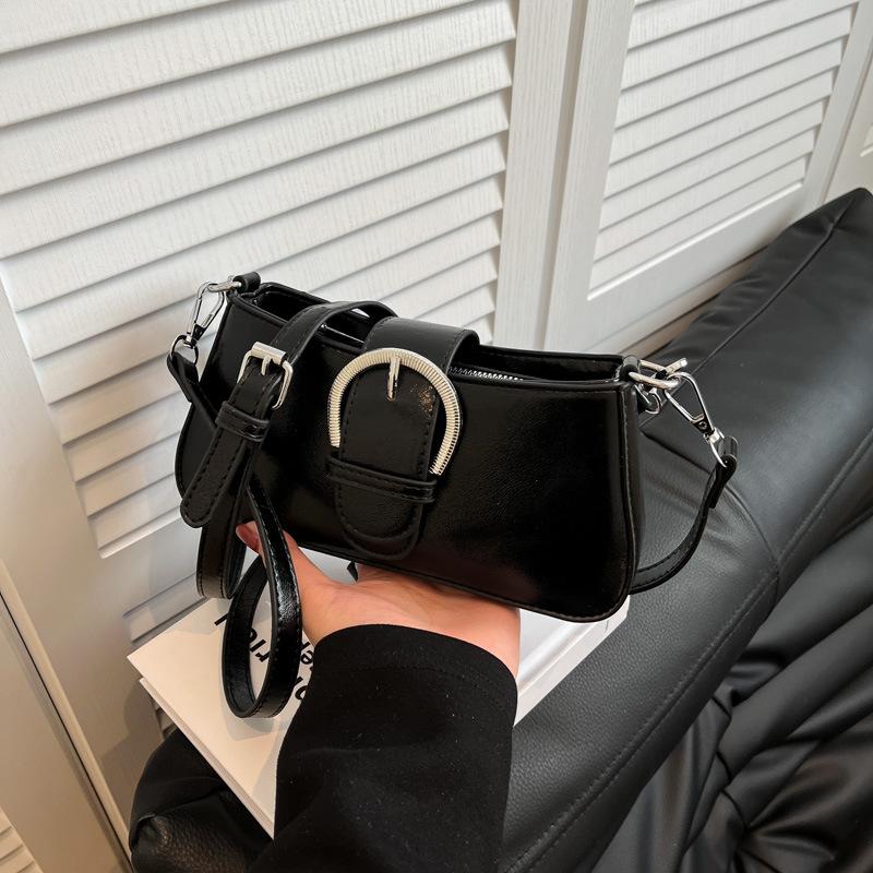 

Сумка подмышку Женская Новая Повседневная Дорожная Универсальная Сумка через плечо чёрный