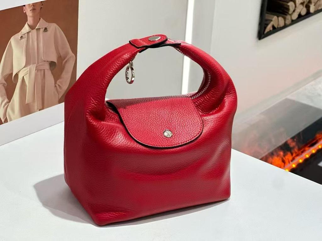 Women's 2025 Genuine Leather Dumpling Bag - Fashionable Versatile Tote with High-End Design and Large Capacity