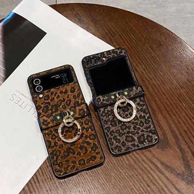 Capa para Samsung Z Flip7 Cobertura Total Estampa de Leopardo com Suporte de Anel
