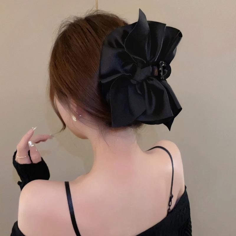 French Style Black Bow Claw Hair Clip for Stylish 1PC Hepburn Elegance Accessory