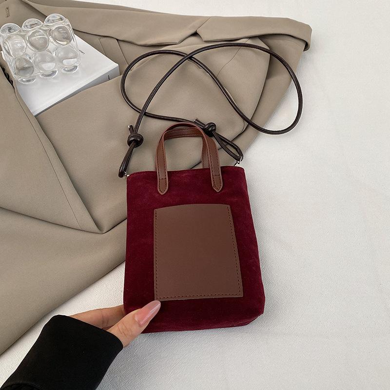 2025 Autumn and Winter Mobile Phone Bag Small Satchel Female Popular This Year Leopard Print Bucket Bag Mini Messenger Bag Hand Carry Small Bag