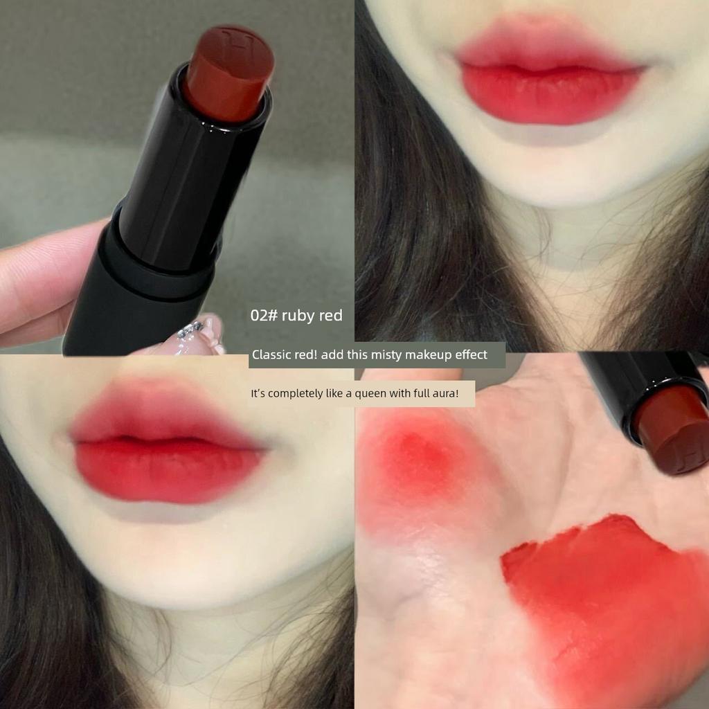 Atmospheric Low-Saturation Aesthetic Nude Coffee Lipstick! Clear, Matte Finish with a Natural, High-End Texture That's Instantly Perfect