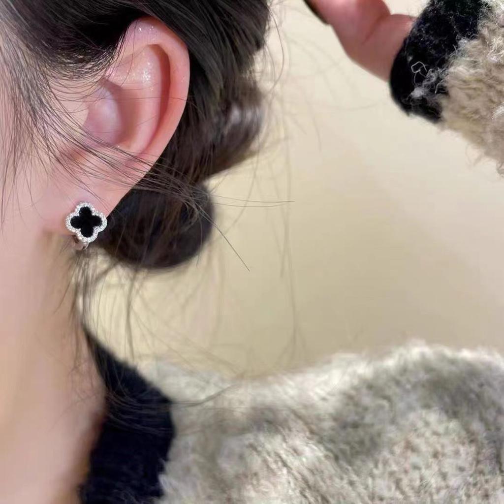 Classic Luxury Four-Leaf Clover Delicate Rhinestone Women's Earrings Netroots High-Level Sense Of Earrings