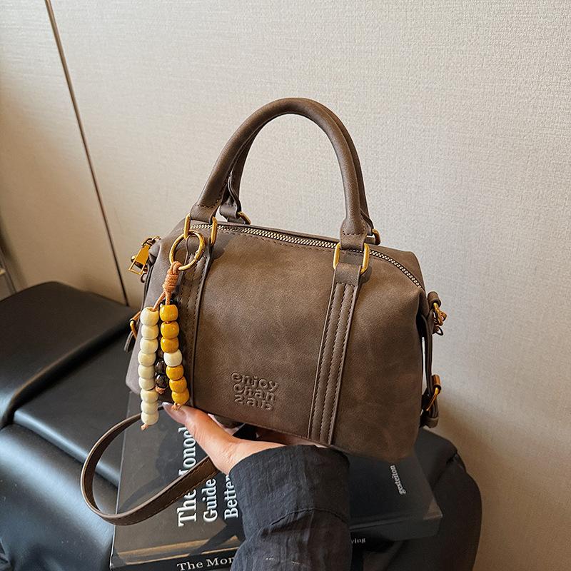 Premium retro small bag women's autumn and winter versatile messenger bag fashion portable pillow bag