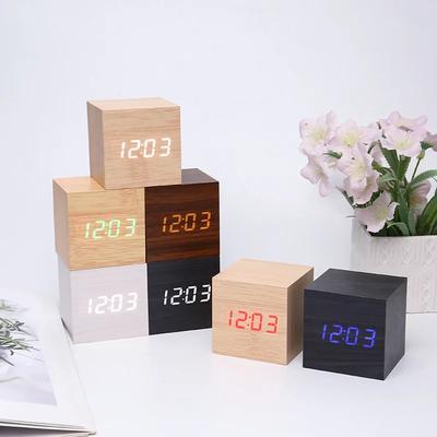 Réveil numérique en bois, alimenté par USB/batterie, mini cube LED, affichage de l'heure, de la date et de la température