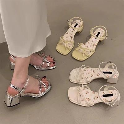 Super feu, magnifiques, polyvalentes, ne fatiguent pas les pieds, à porter avec des jupes, talons hauts 2025 nouvel été sandales romaines françaises femmes