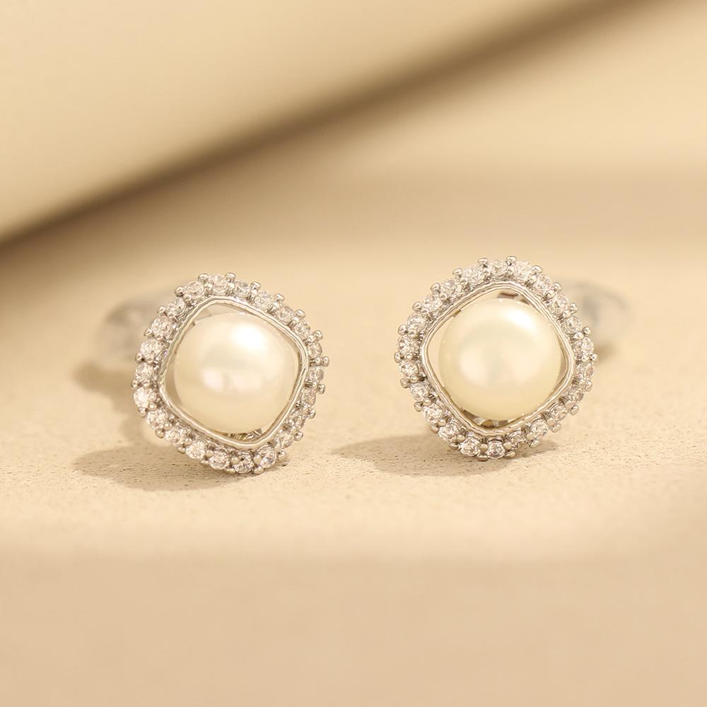 New Fashion Natural Freshwater Pearl Geometric Earrings Stone Inlaid Exquisite Temperament Silver Ear Piercing Ear Clip Ear Ornament for Women