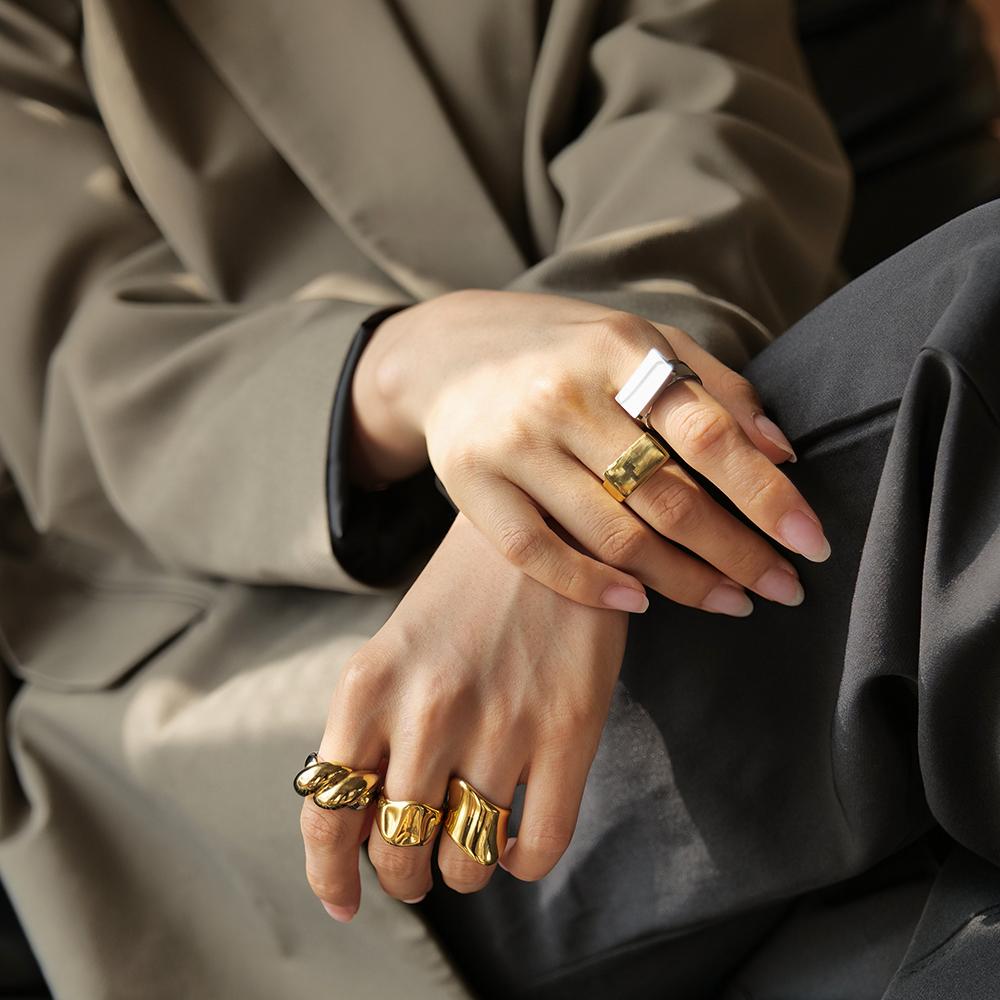 Youthway New Stainless Steel Gold Colorblock Thread Cast Ring High Quality Rust Proof Gold Color Finger Jewelry