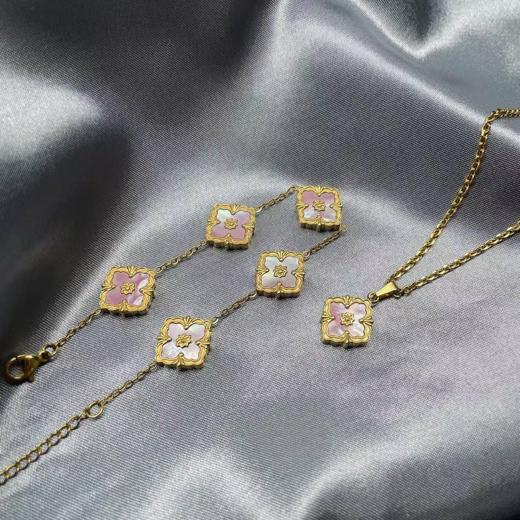 Neues europäisches und amerikanisches Diamantblattgras-Armband-Halsketten-Ohrring-Set, plattiert mit Retro-Diamant-Palast-Halskette
