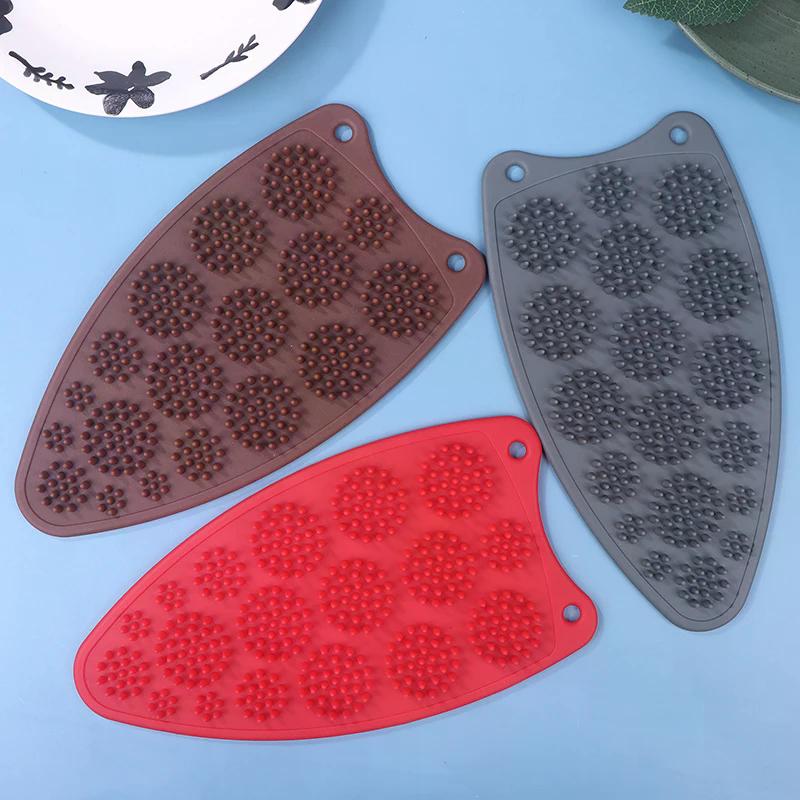 Hot Sale Hot Protection Suspension Design Home Steam Silicone Ironing Cover Rest Pads Iron Pad Ironing Clothes