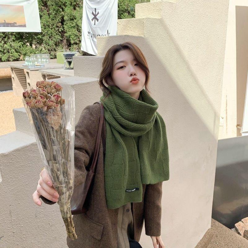Popular green high-value scarf women's winter Korean version versatile student couple thickened warm knitted ins scarf
