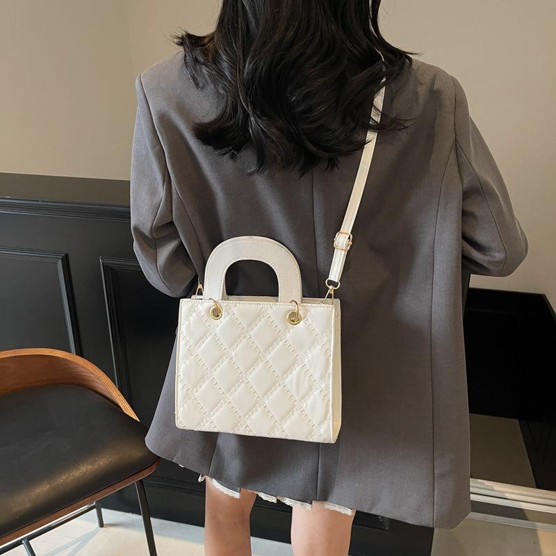 Einfache Raute bestickte Fadenhandtasche neu retro lässige Schulter Messenger Bag Handtasche Frau