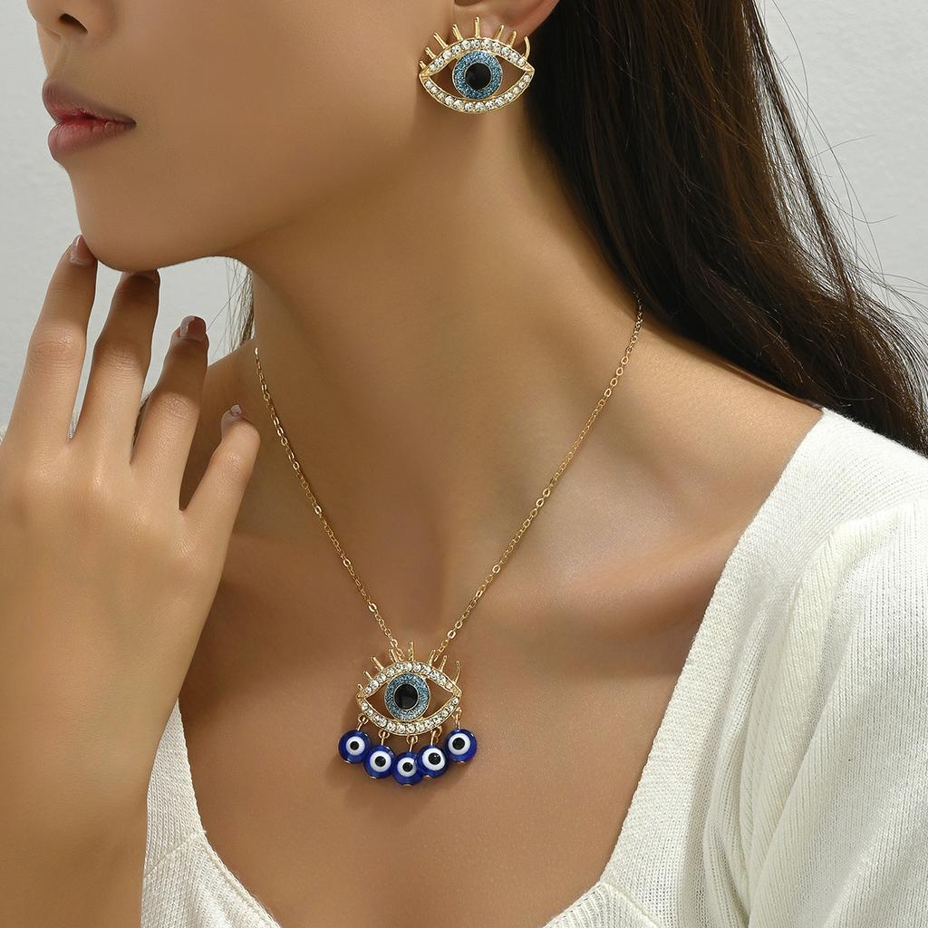 Versatile Hip Hop Women's Earrings Necklace Set Personality Devil's Eye Diamond Design Stud Earrings Clavicle Chain
