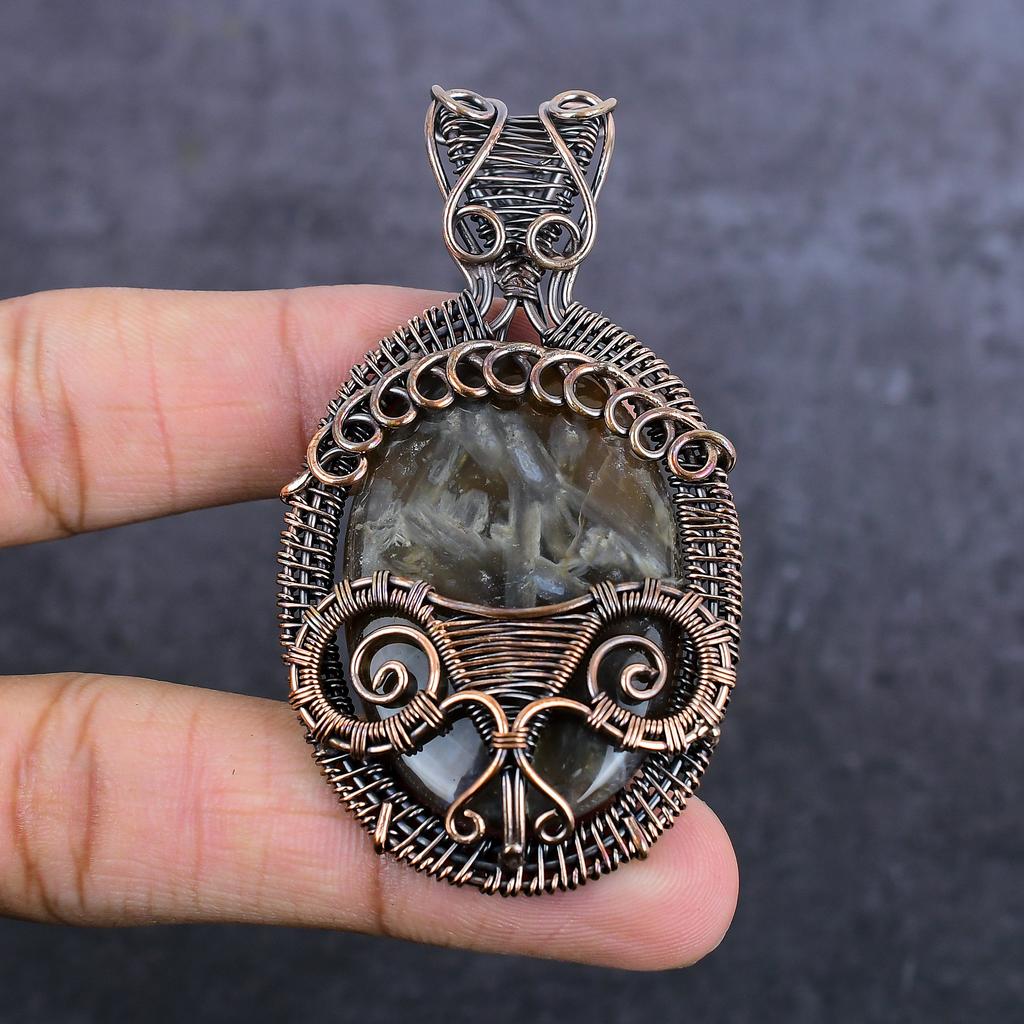 Naturlig Röragat Ädelsten Handgjord Koppartrådsinlindad Smyckeshänge 2,96" Q5J43