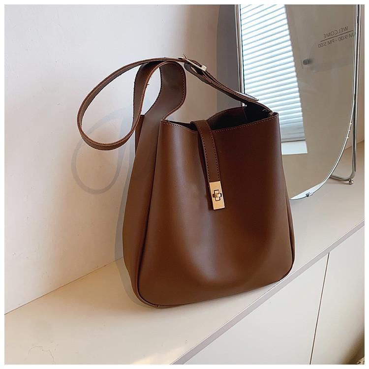 IELGY Female Large-Capacity Fashion Simple All-Match One-Shoulder Mes