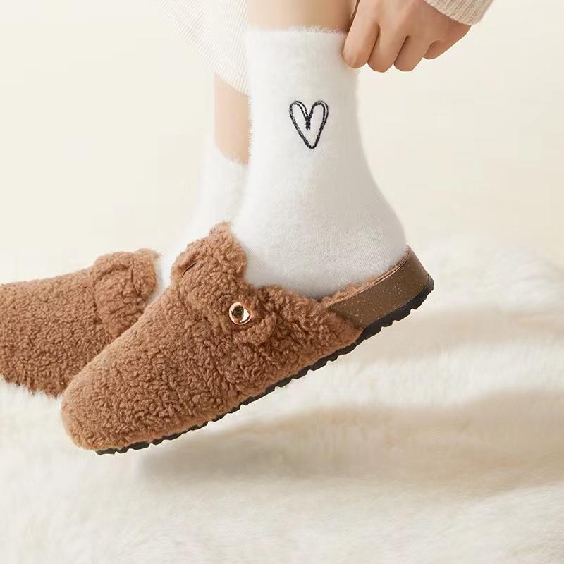 Embroidered Medium Length Socks Women's Autumn Fashion Love Fresh Sweat Absorbing Breathable Black White Girl Socks