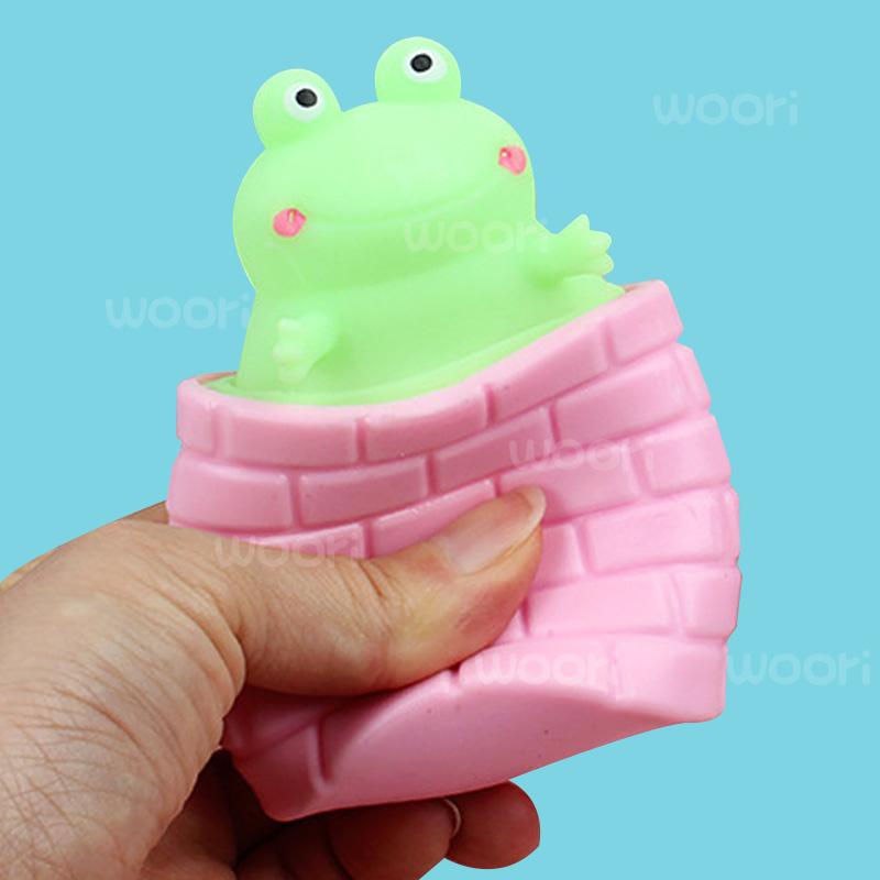 Ovly New Squeezing Rabbit Astronaut Frog Squirrel Cup Toys Playsetss Decompression Fidget Antistress Sensory Stress Reliefing Kids Gift Present