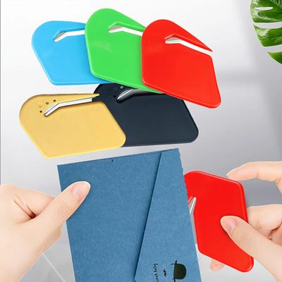 2-delig / 5-delig draagbare plastic brievensnijder, doopensnijder, korte haak lossnijder papiersnijder, meubelverpakking veiligheidsmes