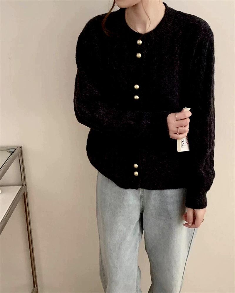 2026 Autumn Retro Gold Buckle Knit Cardigan - Gentle Style, Round Neck, Solid Color Sweater for Women