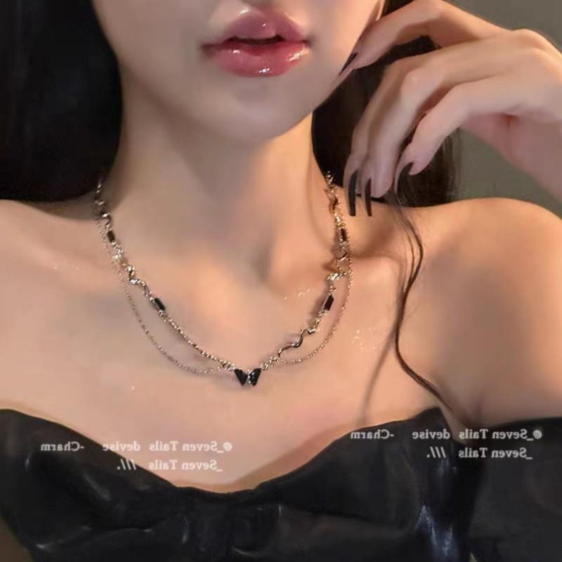 Wavy Irregular Butterfly Necklace: Luxury Clavicle Chain with Unique Design for Women